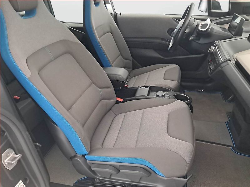 BMW i3 (2020) i3s 120Ah BEV, SoH 96% - fotka 9 z 22