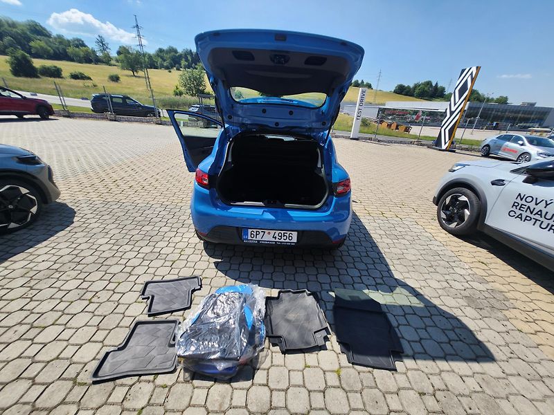 Renault Clio - fotka 21 z 26