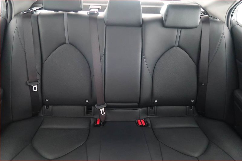 Toyota Camry (2022) Prestige 2.5 Hybrid - fotka 10 z 21