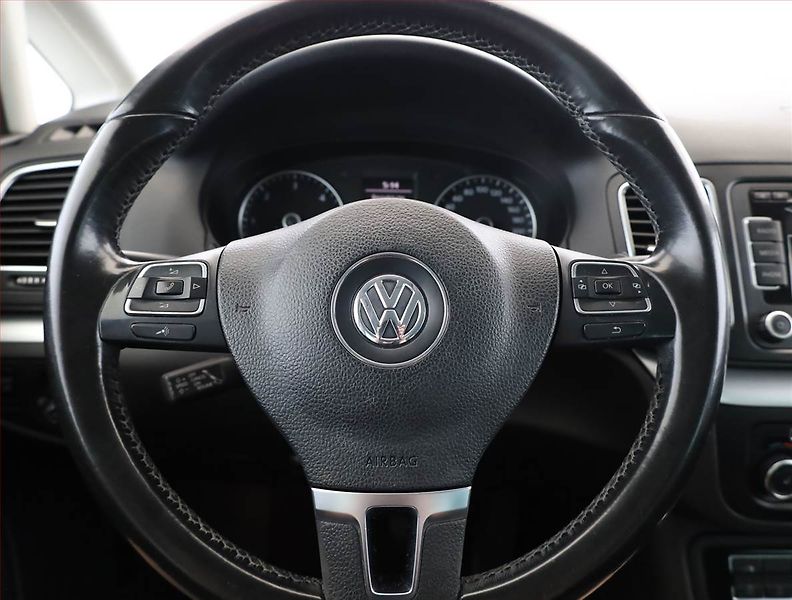 Volkswagen Sharan (2011) 2.0 TDI BMT, Automat - fotka 8 z 18