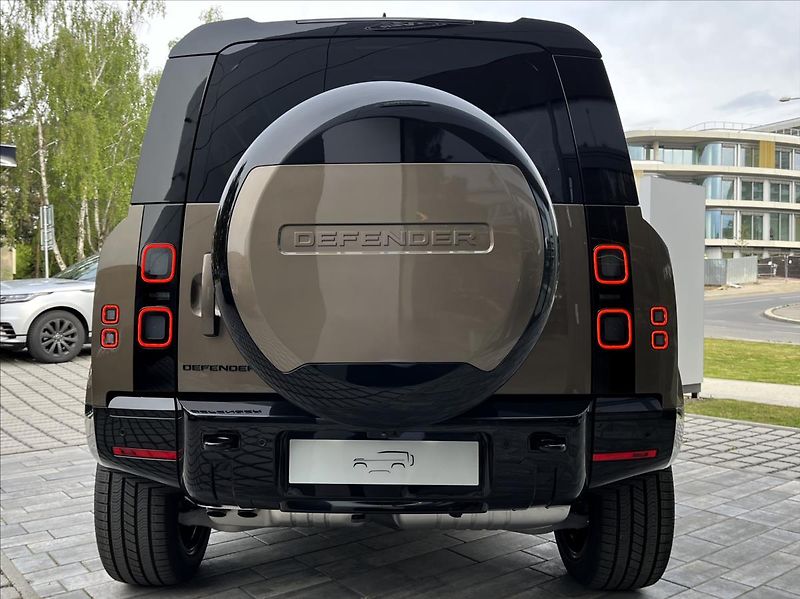 Land Rover Defender (2026) 110 D250 X-DYNAMIC SE - fotka 5 z 31