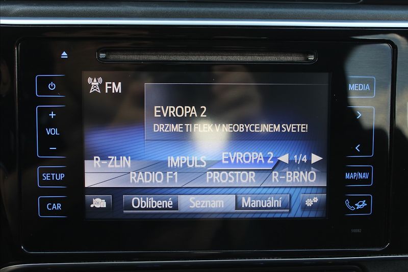 Toyota Auris 1,6 i  NOVÉ V ČR,SERVIS - fotka 11 z 30