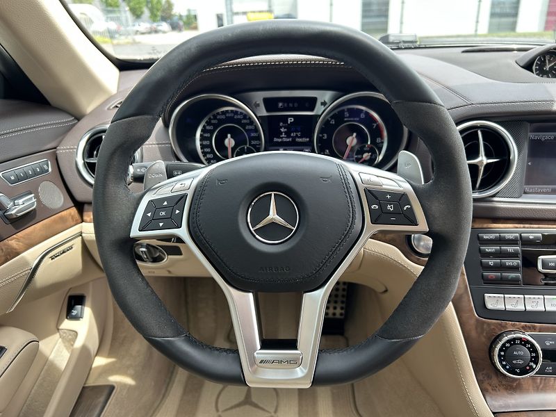 Mercedes-Benz SL 63 AMG Roadster - fotka 24 z 42