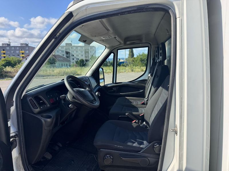 Iveco Daily (2016) 35S150 3.0 110 kW – skříň - fotka 10 z 12