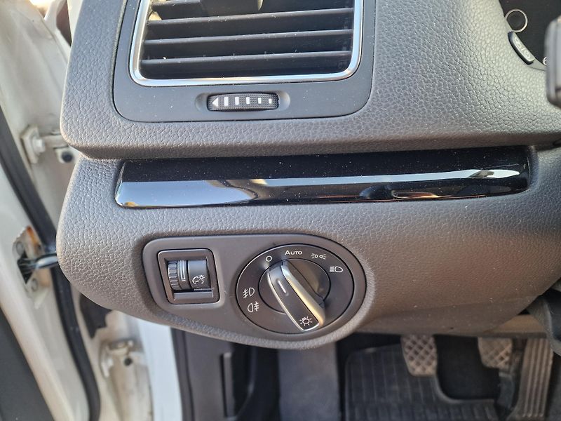 Seat Alhambra 2,0TDI FR-LINE 7MÍST TAŽNÉ  - fotka 21 z 23