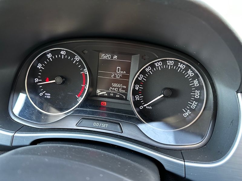 Škoda Fabia 1,2TSI 66kW - fotka 15 z 19