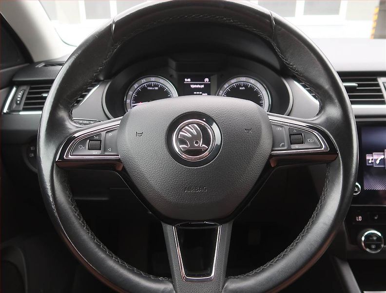 Škoda Octavia (2017) 1.6 TDI, Serv.kniha, Tempomat - fotka 15 z 18