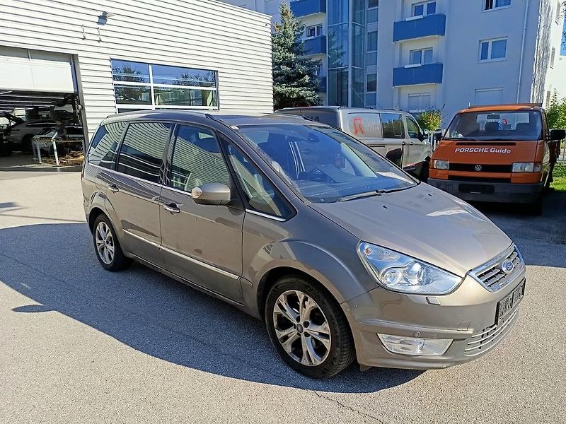 Ford Galaxy (2014) 2,0 TDi - Titaniun - 7 Míst - fotka 2 z 12
