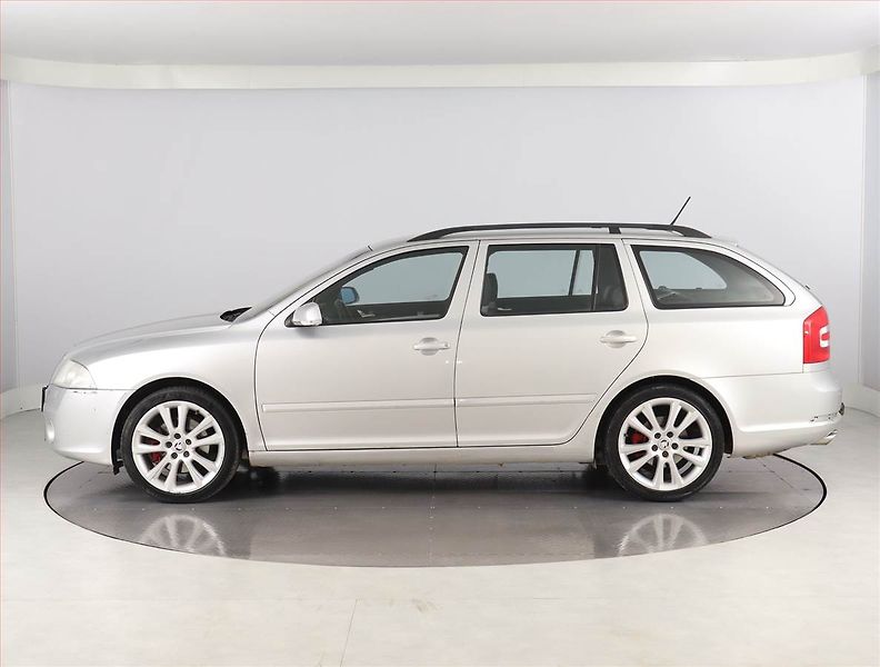 Škoda Octavia (2007) RS 2.0 TDI, Serv.kniha - fotka 3 z 19