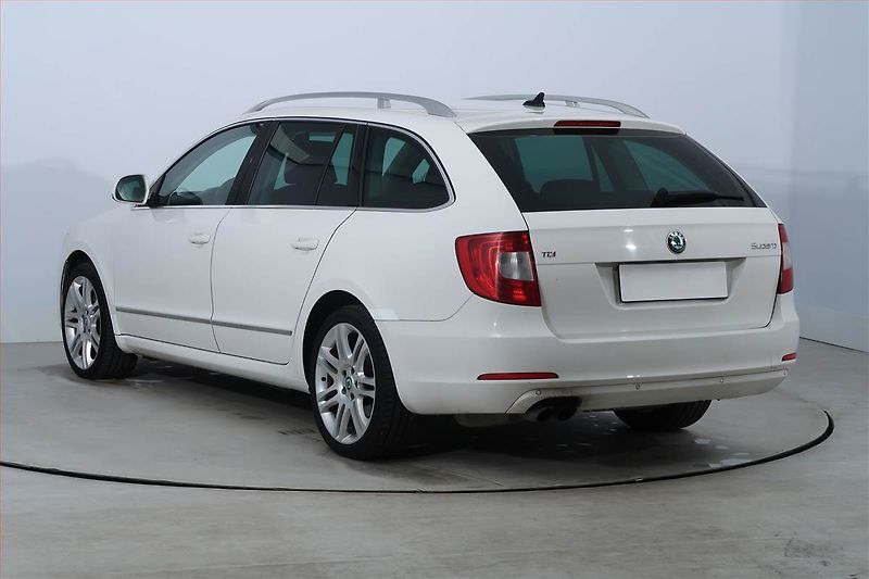 Škoda Superb (2012) 2.0 TDI, Automat, Tempomat - fotka 4 z 23
