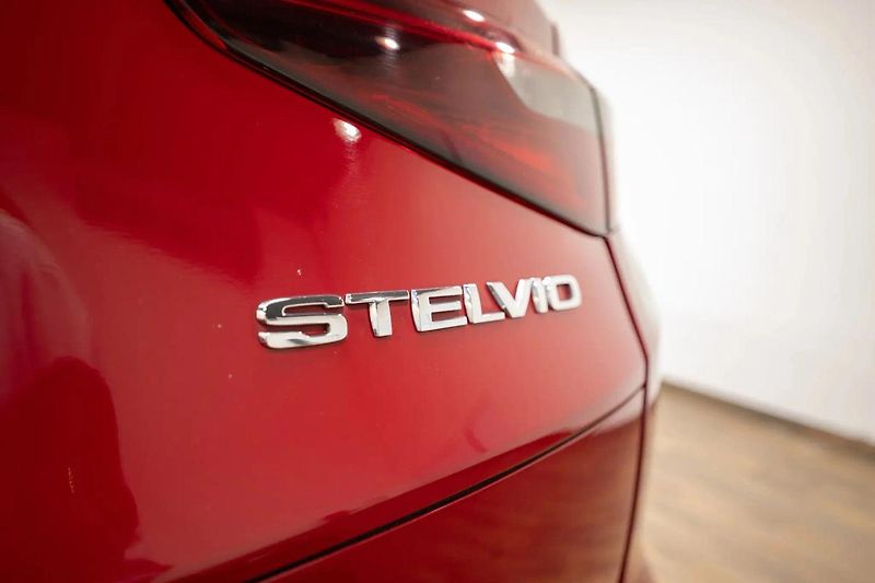 Alfa Romeo Stelvio Q4 2.2 JTD 154 kW - fotka 28 z 35