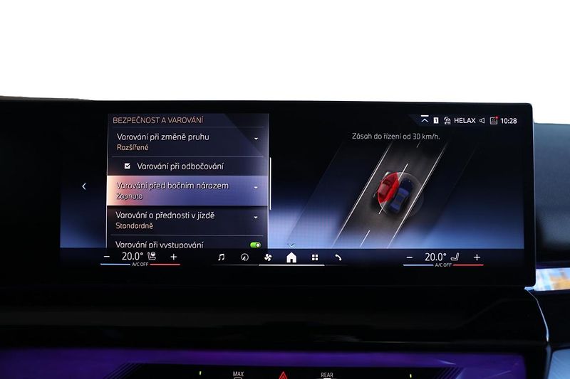 BMW i5 xDrive 40 - fotka 15 z 32