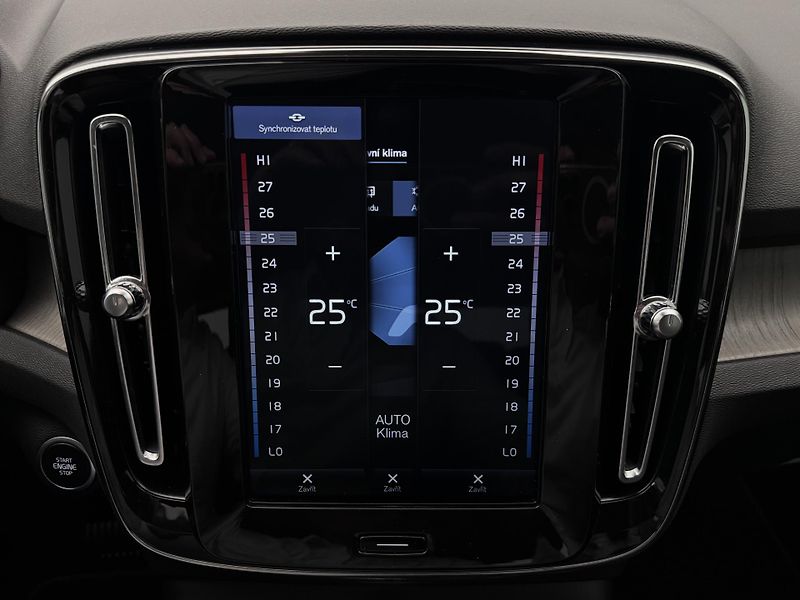 Volvo XC40 D3 INSCRIPTION AUT - fotka 39 z 43