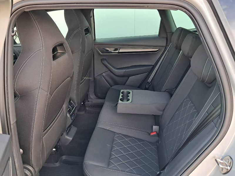 Škoda Karoq (2022) SPORTLINE Exclusive 1.5 TSI / - fotka 23 z 31
