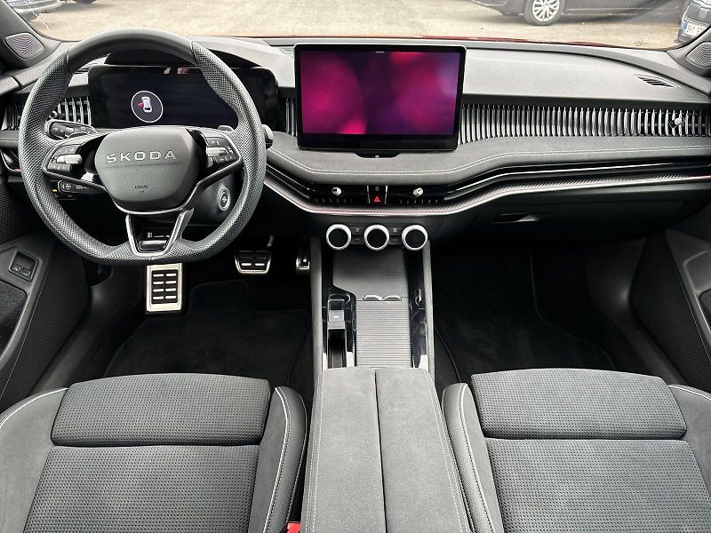 Škoda Superb (2025) Combi 1.5 TSI iV DSG Sportline - fotka 5 z 32