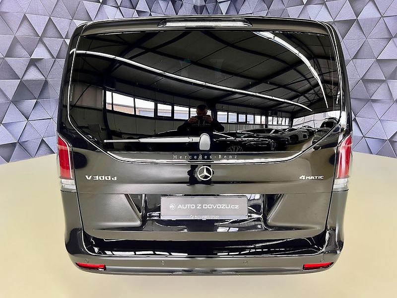 Mercedes-Benz Třídy V 300d 4M EXCLUSIVE XL, AIRMATIC - fotka 5 z 34