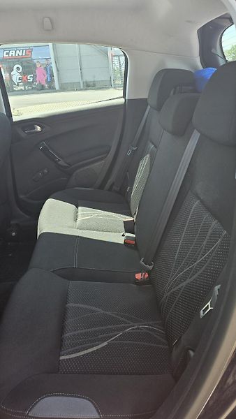 Peugeot 208 (2014) Prugeot 208, první majitel - fotka 8 z 11