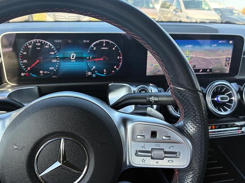 Mercedes-Benz GLB (2020) - fotka 14 z 18