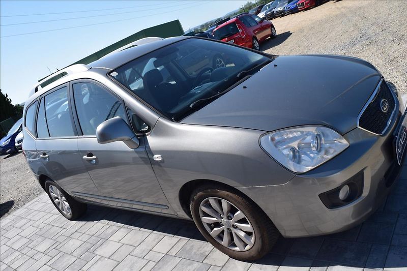 Kia Carens 1,6 CRDI 85KW NÍZKÉ KM VÝHŘEV - fotka 4 z 51