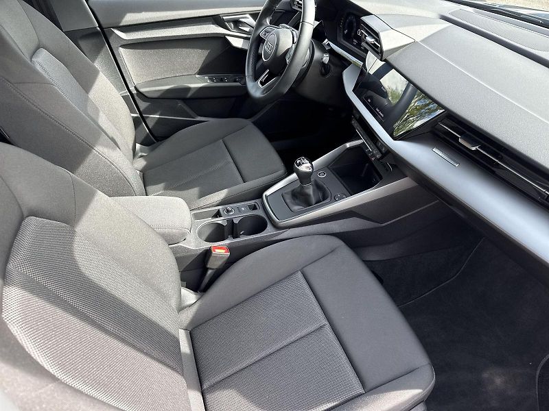 Audi A3 (2022) 1.0 TSI MHEV Basis - fotka 9 z 30