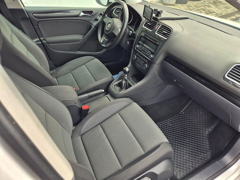 Volkswagen Golf (2012) 1.2 TSi - fotka 11 z 30