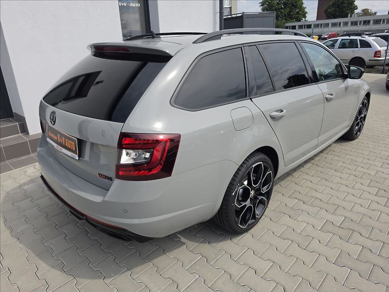 Škoda Octavia III 2,0 TSi 180KW RS Panorama - fotka 6 z 44