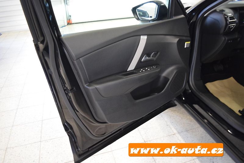 Citroën C4 X 1.2 PURETECH PACK 96 kW. - fotka 24 z 62