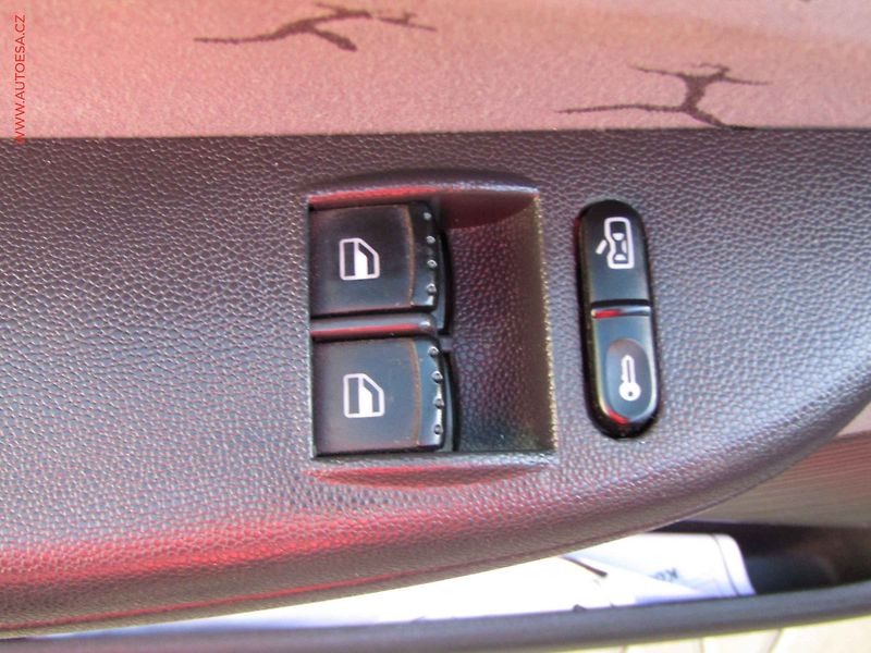 Škoda Fabia (2002) 1.4 MPi, ČR, STK8/28 - fotka 12 z 16