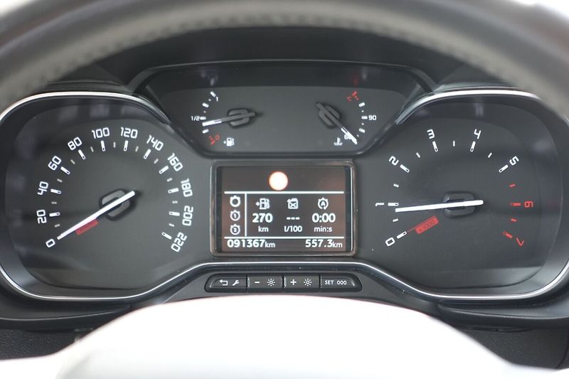 Toyota ProAce City Verso 1,5D-4D M/T Family Long - fotka 21 z 28