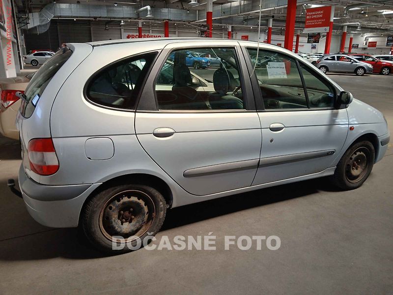 Renault Mégane (2001) 1.6i Scenic, AC, TZ - fotka 2 z 3