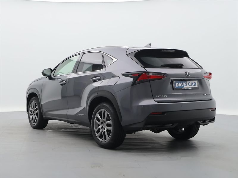Lexus NX 300h 2,5 145kW 4WD Premium AUT - fotka 5 z 38