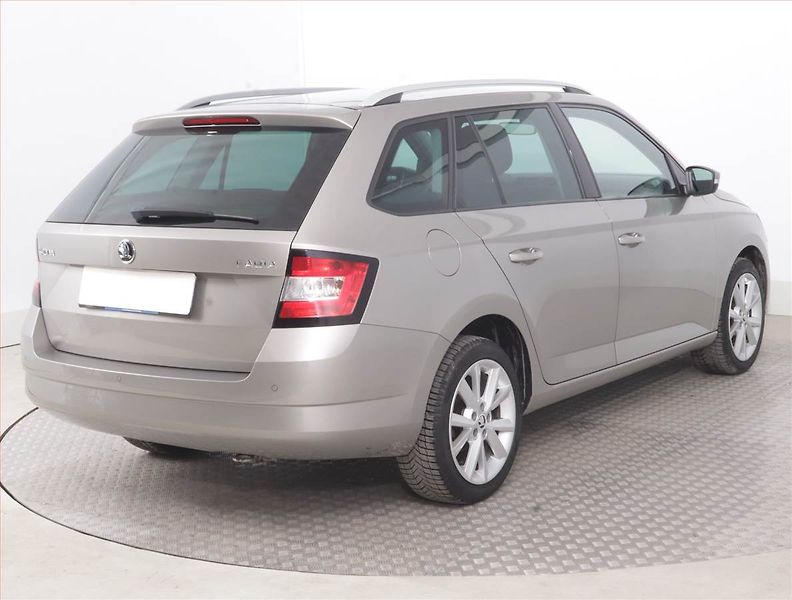Škoda Fabia (2016) Style 1.2 TSI, Serv.kniha - fotka 5 z 16