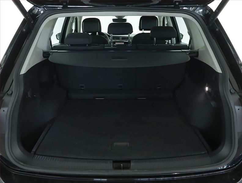 Volkswagen Tiguan Allspace (2022) 2.0 TDI - fotka 14 z 17