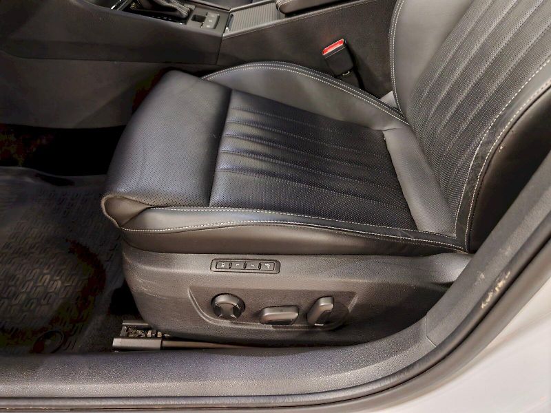 Škoda Superb (2023) Combi 2.0 TDI 147 kW DSG 4x4 S - fotka 22 z 31