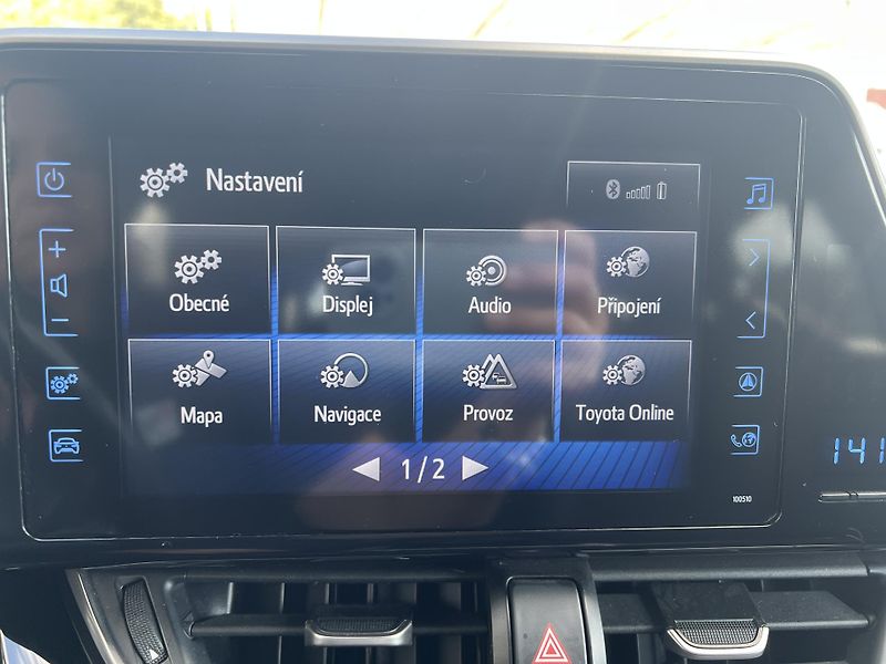 Toyota C-HR (2018) 1.8 VVT-i E-CVT - fotka 18 z 39