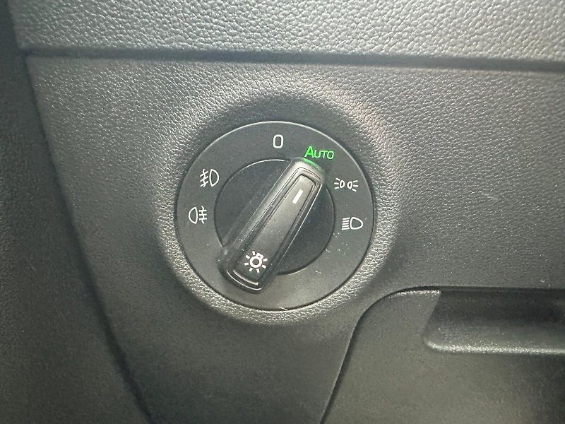 Škoda Karoq (2023) 2.0 TDI 85kW Ambition DSG - fotka 8 z 24