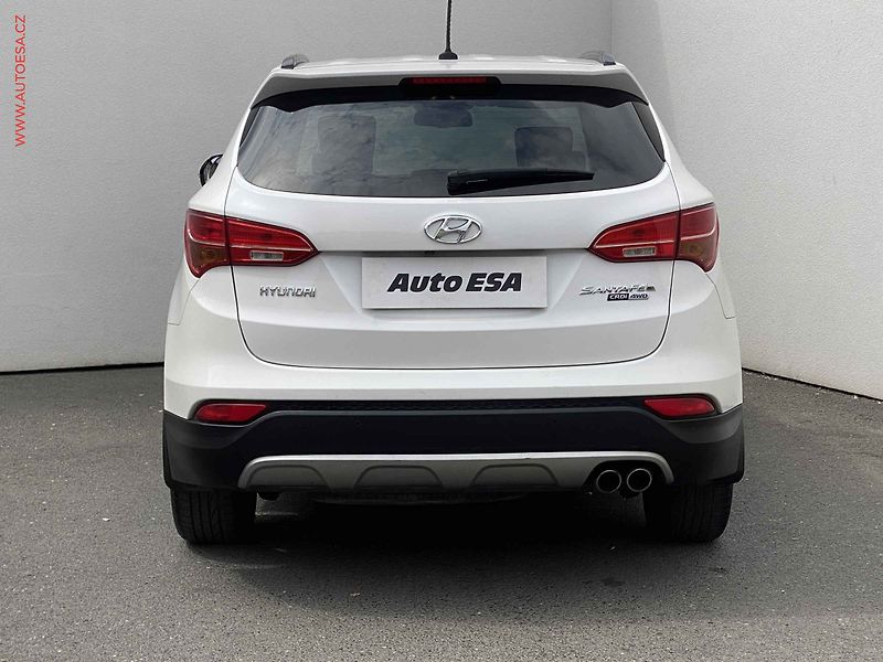 Hyundai Santa Fe (2014) 2.2 CRDi 4x4, ČR, AT, navi - fotka 5 z 18