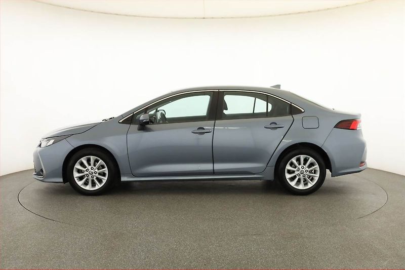 Toyota Corolla (2020) 1.6 Valvematic, Serv.kniha - fotka 3 z 17