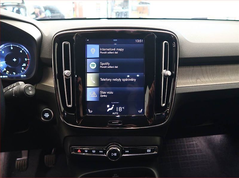 Volvo XC40 (2019) Inscription D3 - fotka 12 z 15