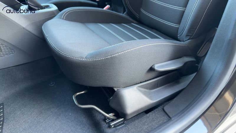 Dacia Logan 1,0 TCe 90 CVT Black Edition - fotka 22 z 22