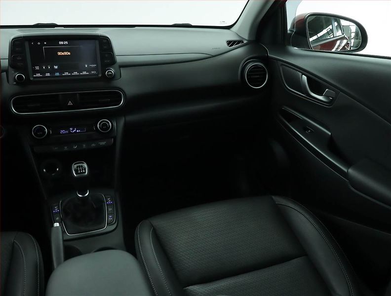 Hyundai Kona (2018) 1.0 T-GDI, Serv.kniha, Kůže - fotka 8 z 18