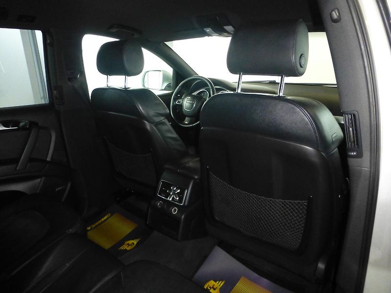 Audi Q7 (2010) 3,0TDI*XENONY**NAVI**VZDUCH** - fotka 25 z 28