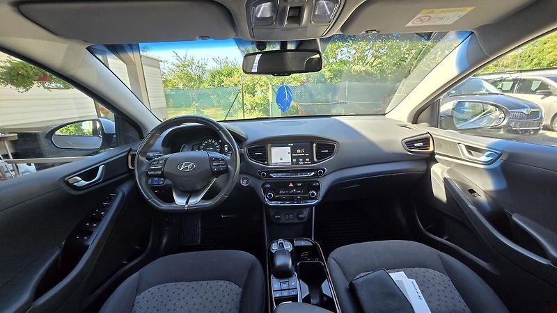 Hyundai Ioniq ELECTRIC DRIVE 88KW STYLE  - fotka 19 z 48