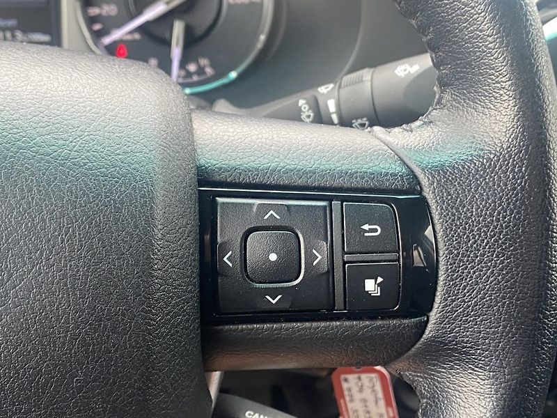 Toyota Hilux 2.4D, ČR, Active, tažné, 4x4 - fotka 18 z 32