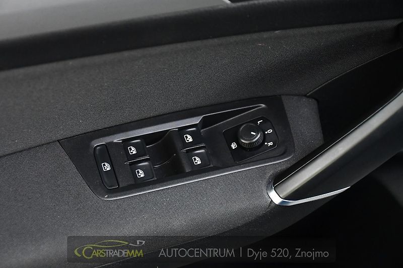 Volkswagen Touran 1.6TDi DSG  - fotka 25 z 48