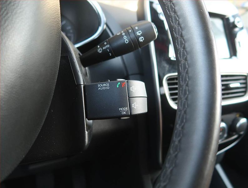 Renault Clio (2020) 0.9 TCe, Serv.kniha, Navi - fotka 18 z 19