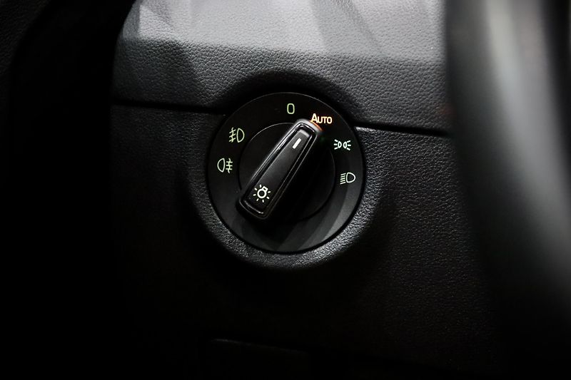 Škoda Octavia 3 FL Combi 1.4 TSI 110 kW - fotka 29 z 38