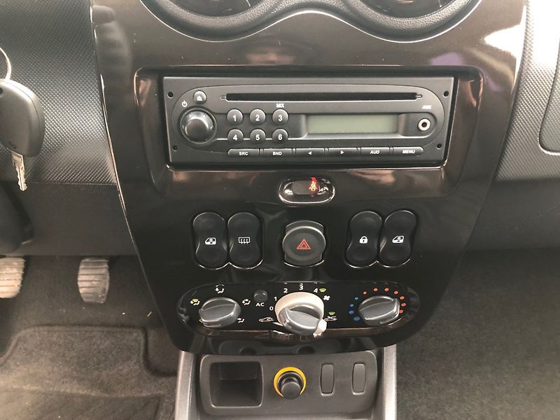 Dacia Duster (2010) 1.6 16 V Top Stav Klima - fotka 10 z 25