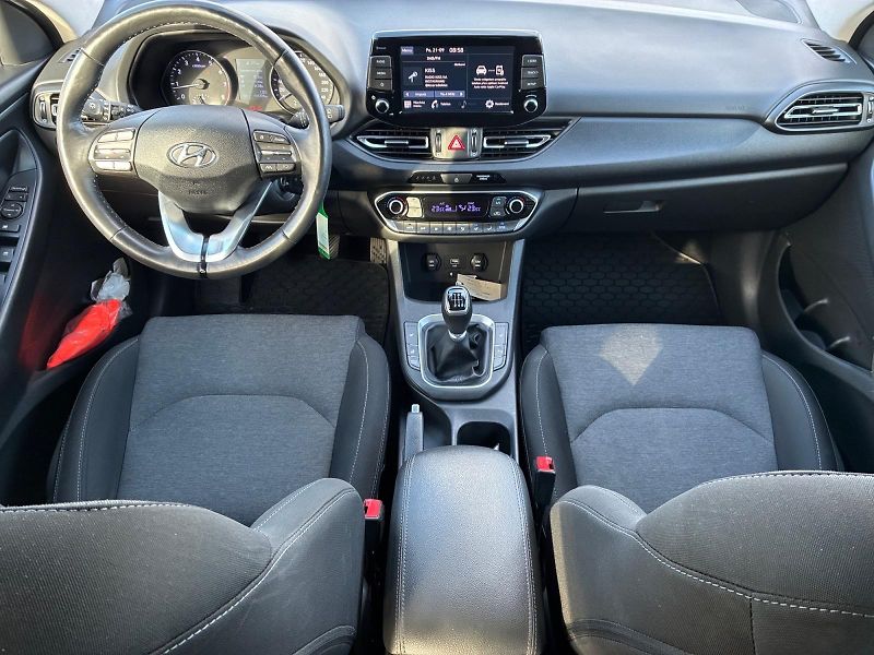 Hyundai i30 (2023) SMART 1.5T-GDI 118kW CZ DPH - fotka 10 z 11