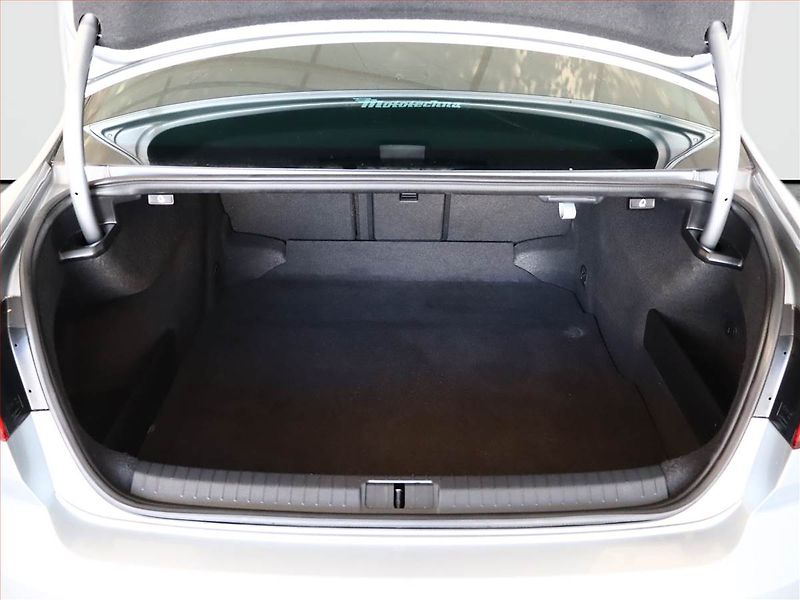 Volkswagen Passat (2019) 1.5 TSI, Tempomat - fotka 11 z 15